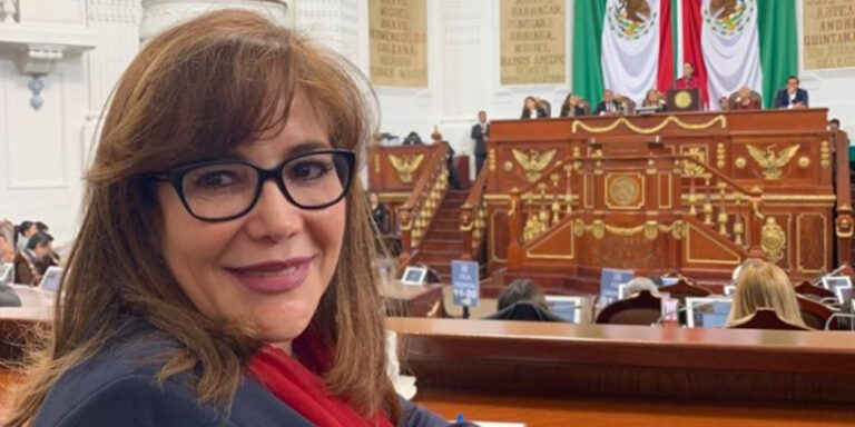 yeidckol-renuncia-morena