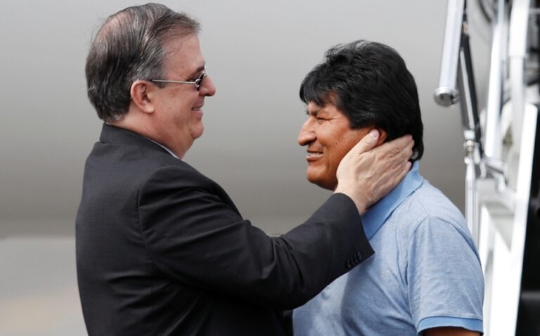 EVO MORALES ES RECIBIDO EN MEXICO POR MARCELO EBRAD