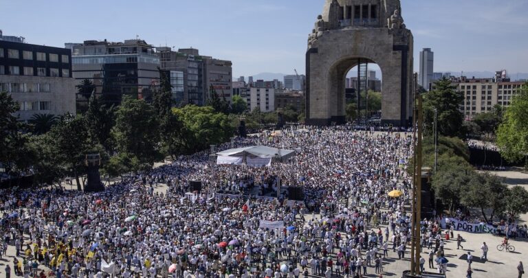 monumento-marcha