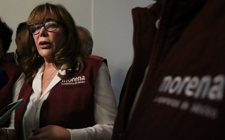 Yeidckol Polevnsky, encabezó la asamblea de Morena con simpatizantes de mencionado partido en el Hotel Stanza.