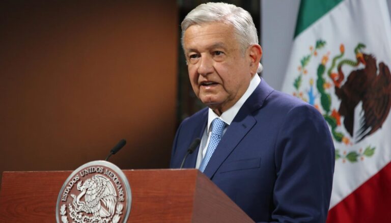 Lopez-Obrador-anuncia-reedicion-de-obras-literarias-para-conmemorar-700-anos-de-la-fundacion-de-Tenochtitlan-y-200-anos-de-la-Independencia