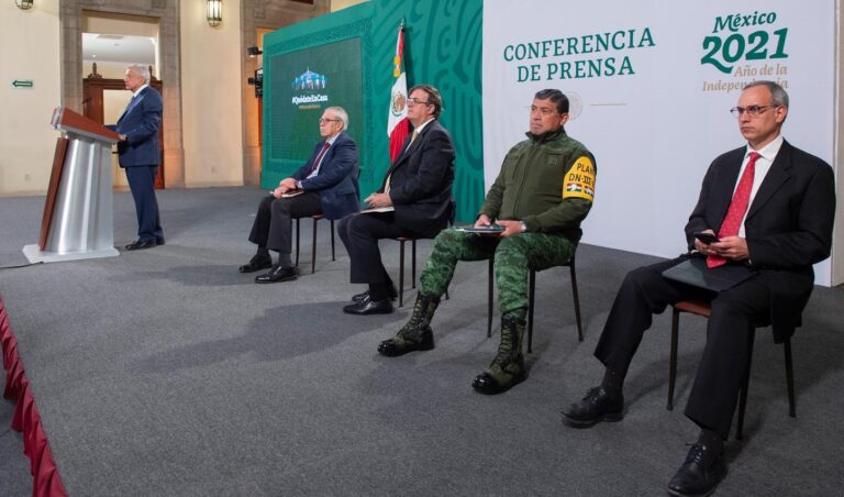 En-mayo-estaran-vacunados-adultos-mayores-e-integrantes-del-sector-educativo-Lopez-Obrador