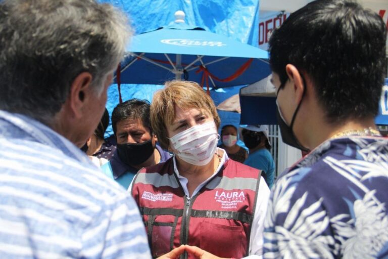 Ciudadanos-y-con-comerciantes-quienes-reconocieron-que-el-proyecto-de-Morena-en-Solidaridad-Quintana-Roo