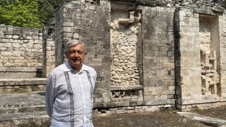 Supervisa-Lopez-Obrador-construccion-del-Tren-Maya-en-Campeche