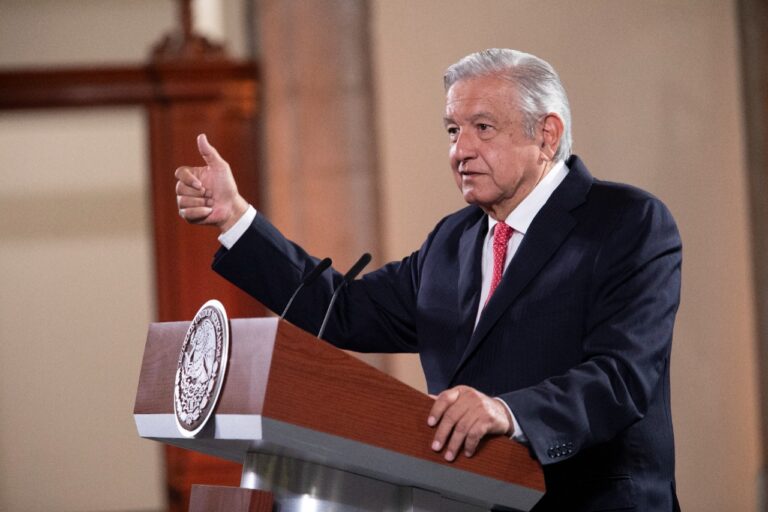 JUICIO-A-EXPRESIDENTES-INE-AMLO