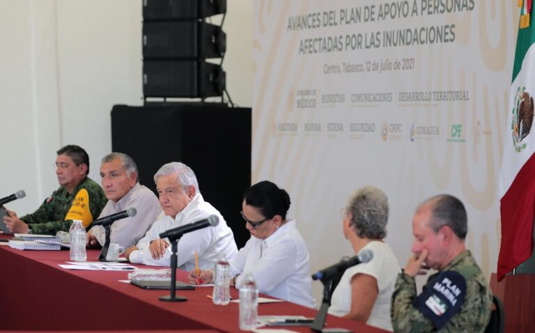 Avanza-apoyo-a-damnificados-por-inundaciones-en-Tabasco-y-Chiapas-mas-de-200-mil-familias-acceden-a-apoyos-de-manera-directa-Lopez-Obrador