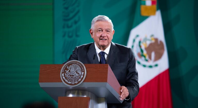 Cumplimos-el-compromiso-de-no-aumentar-precios-de-los-combustibles-Lopez-Obrador-variaciones-en-el-precio-del-gas-se-revisaran-afirma