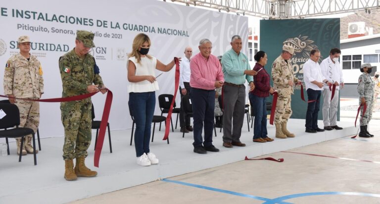 Inaugura-Lopez-Obrador-cuartel-de-la-Guardia-Nacional-en-Pitiquito-Sonora-habra-seis-en-la-entidad-anuncia