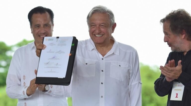 Lopez-Obrador-supervisa-construccion-de-Autopista-Cardel-–-Poza-Rica-beneficiara-a-habitantes-de-la-region-afirma