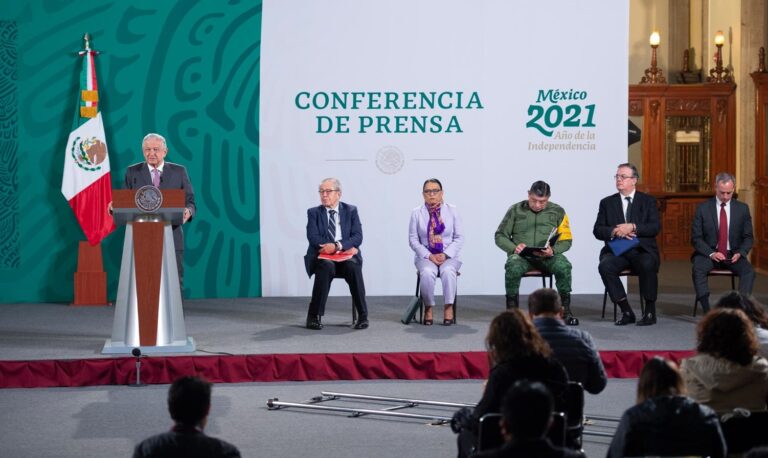 Gobierno-federal-valora-vacunar-contra-Covid-19-a-menores-de-18-anos-con-enfermedades-o-padecimientos