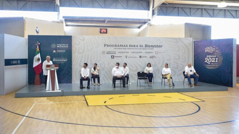 Programas-sociales-consolidaran-Estado-de-bienestar-en-Mexico-Lopez-Obrador-anuncia-mejoras-en-la-atencion-a-menores-con-discapacidad