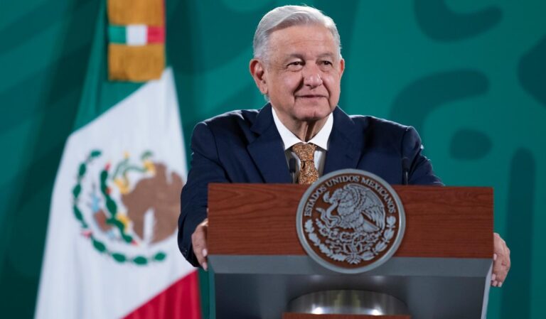 Al-final-del-sexenio-se-entregaran-2-mil-km-de-vias-ferreas-para-trenes-de-pasajeros-anuncia-Lopez-Obrador