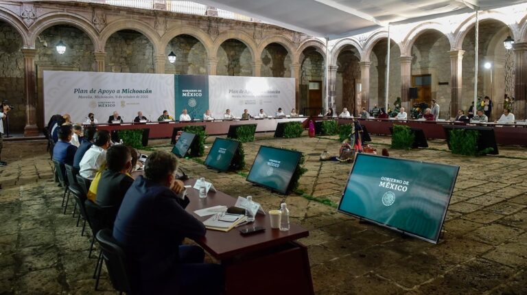 Plan-de-apoyo-a-Michoacan-se-realiza-en-colaboracion-con-autoridades-estatales-Lopez-Obrador-anuncia-federalizacion-de-nomina-magisterial