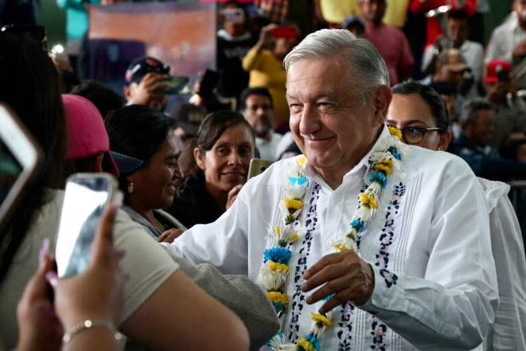 2023-06-25-Presidente-AMLO-camino-rural-Coatecas-Altas-San-Juan-Lachigalla-Oaxaca-Foto-13