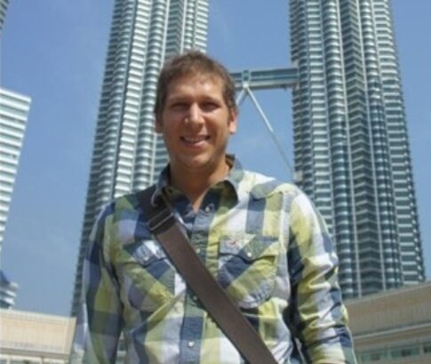 cesar gonzalez cruz recortada